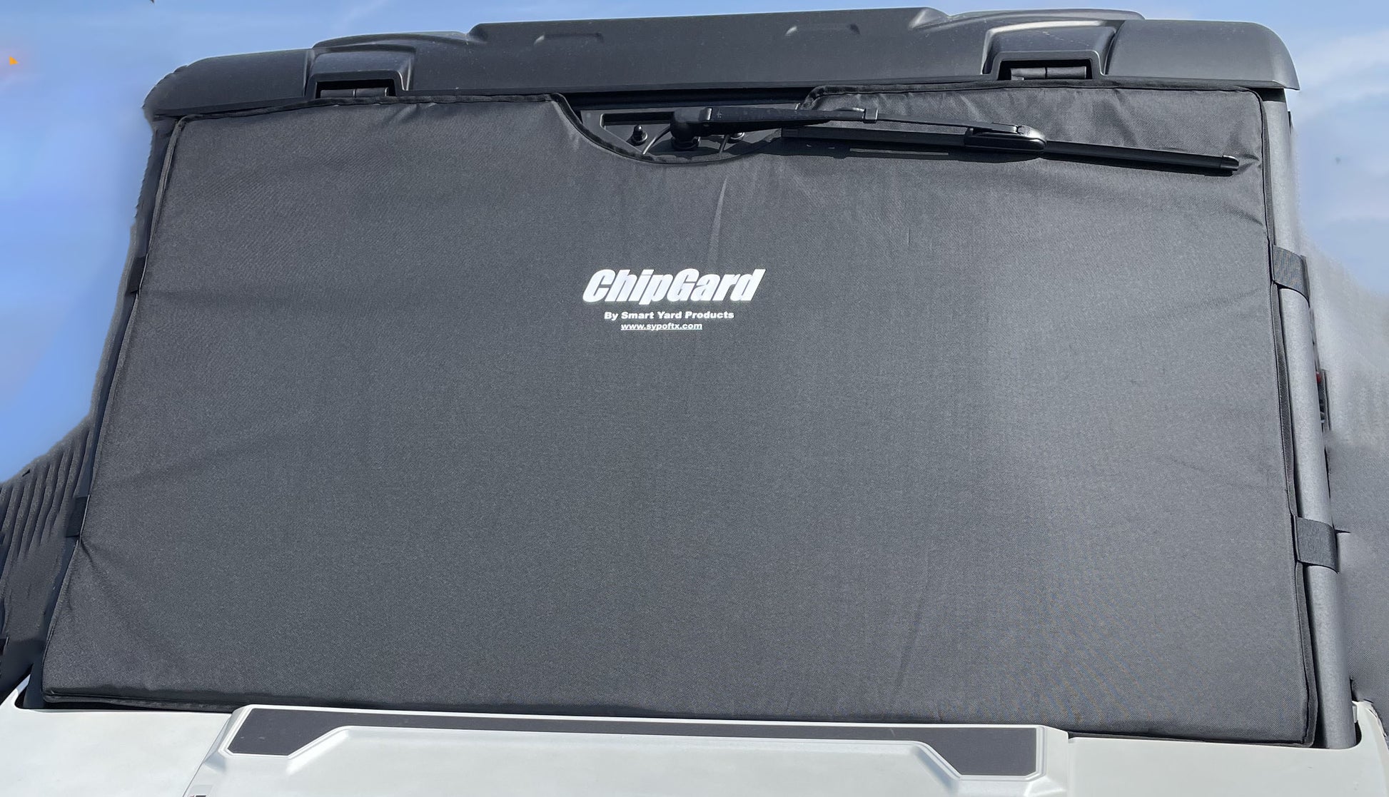 Tracker 800 Windshield Protector